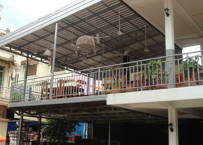 Park Village 2*